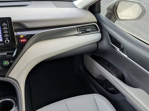 Certified 2023 Toyota Camry SE image 17