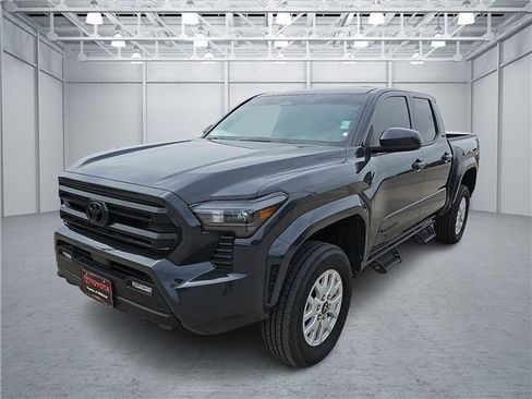 Certified 2025 Toyota Tacoma SR5 AWD/4WD image 1