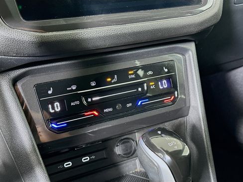 Used 2024 Volkswagen Tiguan SE image 24