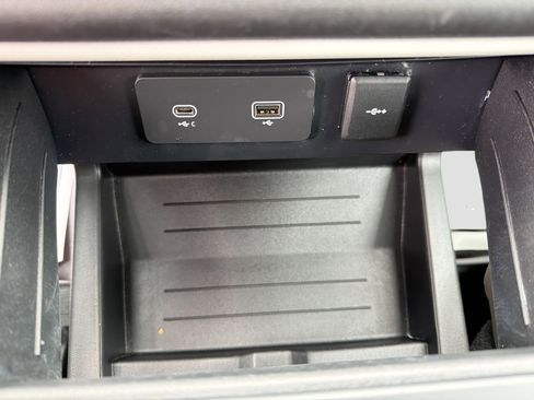 Used 2021 Land Rover Defender 110 S image 30