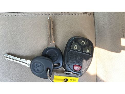 Used 2009 Chevrolet Silverado 1500 LTZ w/ Safety Package AWD/4WD image 33