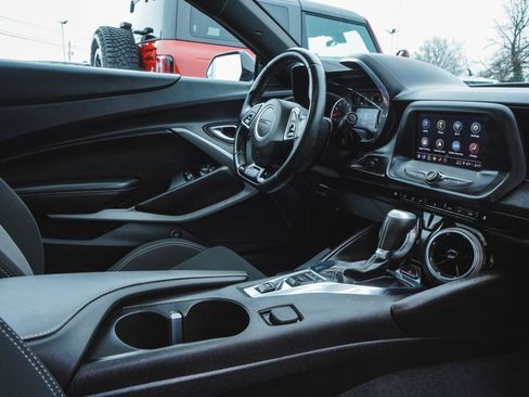 Used 2023 Chevrolet Camaro LT w/ RS Package image 31