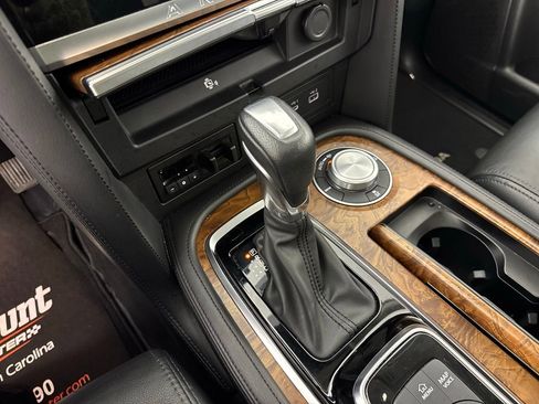 Used 2024 Nissan Armada SL w/ Captain's Chairs Package image 23