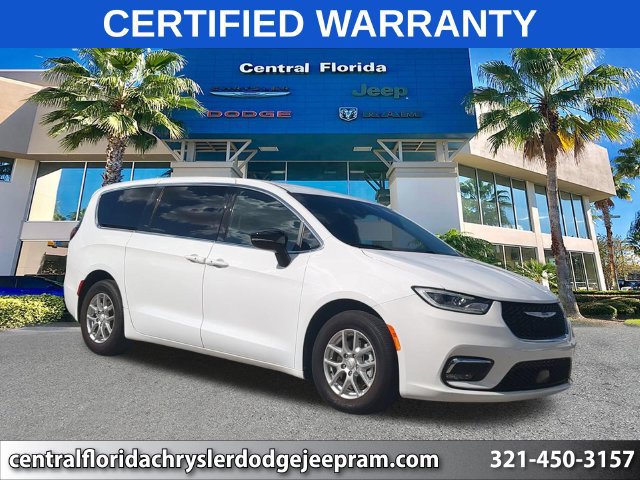Certified 2026 Chrysler Pacifica Select FWD image 1