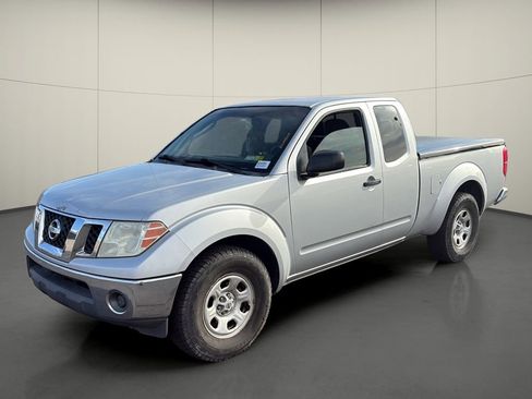 Used 2010 Nissan Frontier SE RWD image 3