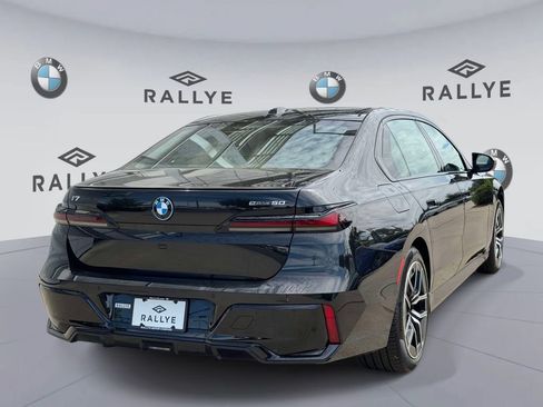 Certified 2025 BMW i7 eDrive50 w/ M Sport Package RWD image 7