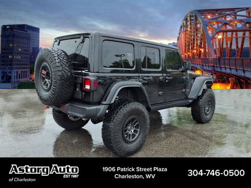 Used 2021 Jeep Wrangler Unlimited Rubicon w/ Xtreme Recon 35" Tire Package AWD/4WD image 3