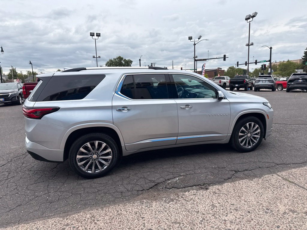 Used 2022 Chevrolet Traverse Premier w/ LPO, Floor Liner Package AWD/4WD image 9
