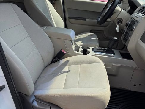 Used 2010 Ford Escape XLT AWD/4WD image 12