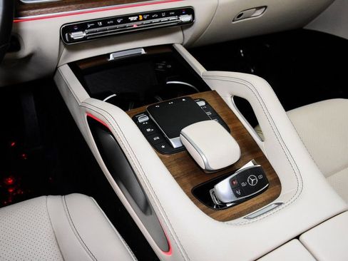 Used 2024 Mercedes-Benz GLE 450 4MATIC image 23