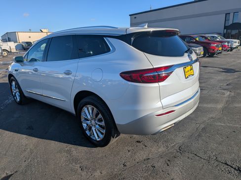 Used 2019 Buick Enclave Premium w/ Experience Buick Package image 6