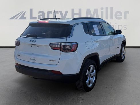 Used 2017 Jeep Compass Latitude image 5