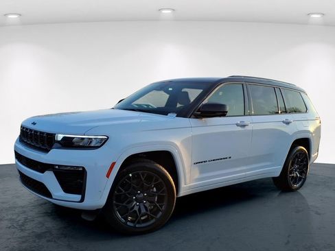 New 2026 Jeep Grand Cherokee L Summit AWD/4WD image 2