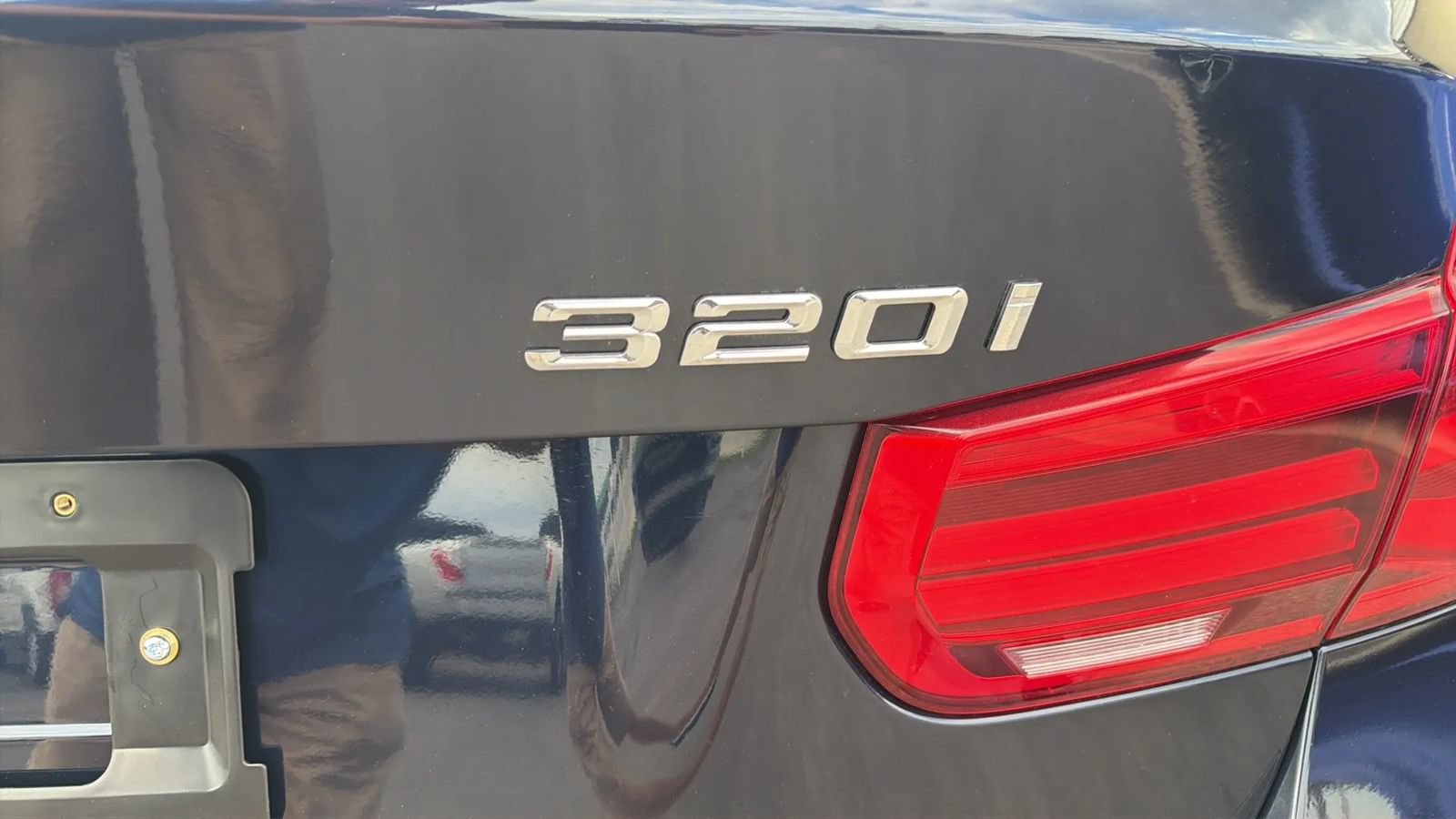 Used 2016 BMW 320i Sedan RWD image 5
