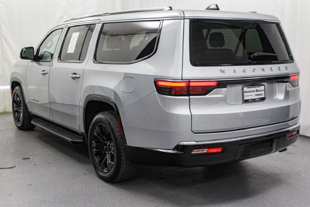 Used 2024 Jeep Wagoneer L Series II w/ Flexible Seating Group RWD image 7
