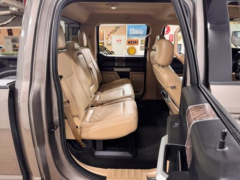 Used 2018 Ford F250 Lariat w/ Lariat Value Package image 19