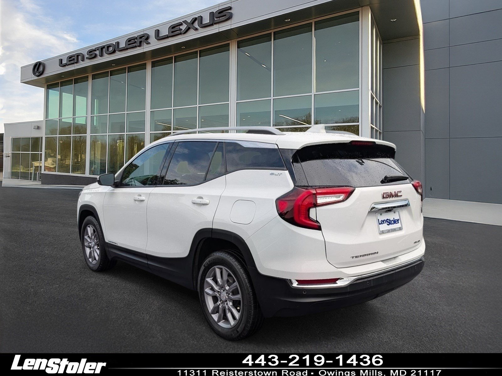Used 2023 GMC Terrain SLT w/ Tech Package AWD/4WD image 5