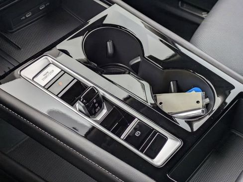 Used 2025 Volkswagen Atlas SE image 21