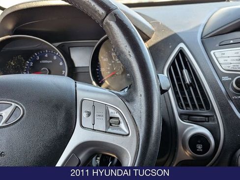 Used 2011 Hyundai Tucson GLS FWD image 17