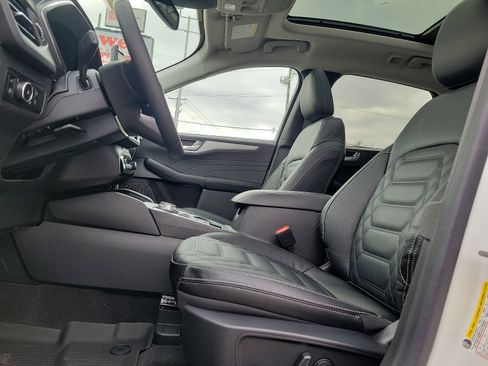 New 2024 Ford Escape SE w/ PHEV Premium Package image 9