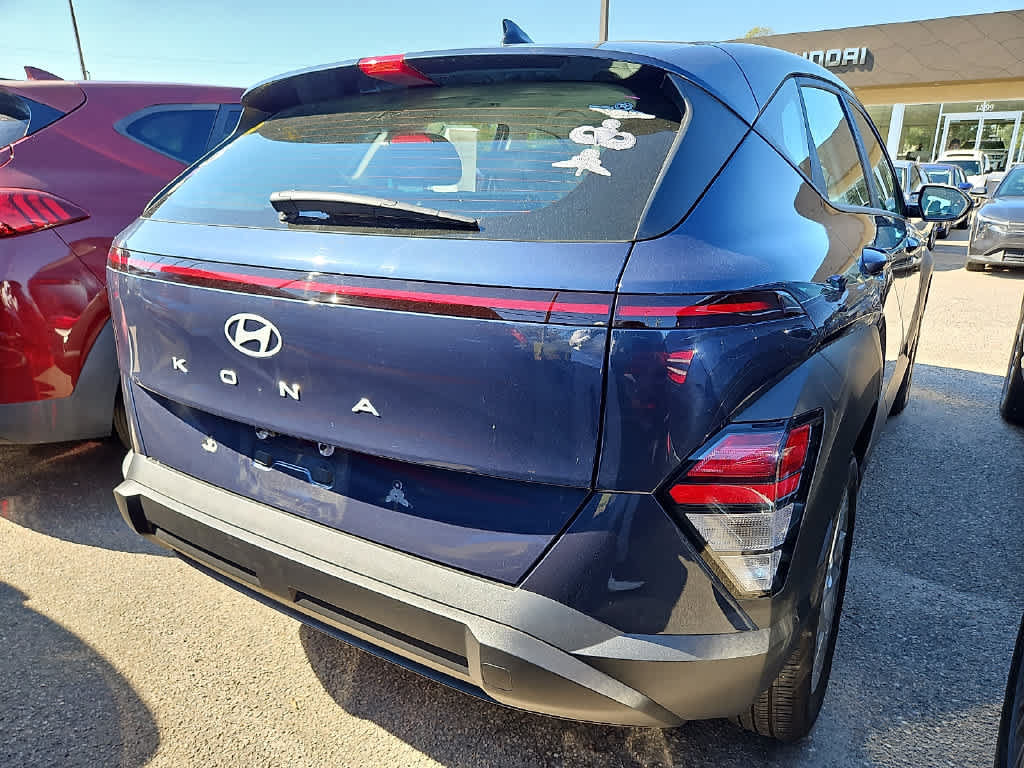 Used 2025 Hyundai Kona SE FWD image 3