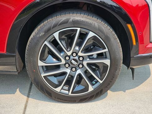 New 2026 Cadillac Optiq Sport 1 AWD/4WD image 9