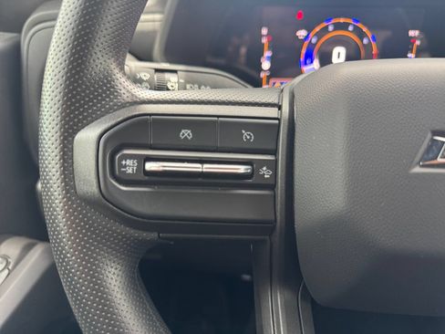 Used 2023 Chevrolet Colorado Trail Boss w/ Technology Package AWD/4WD image 22
