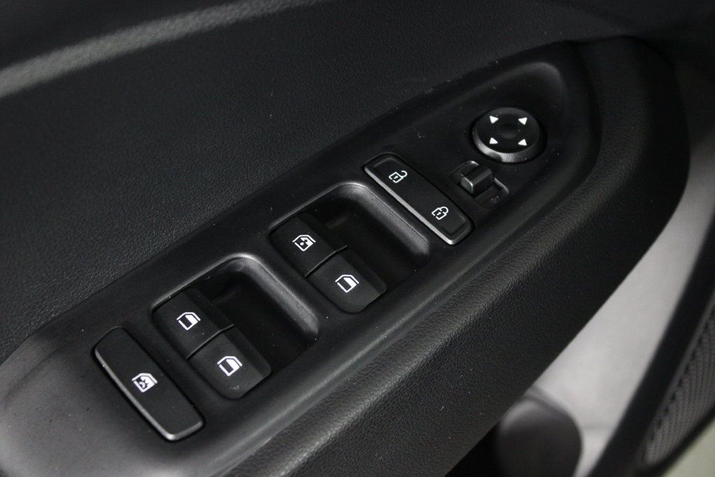 Certified 2026 Hyundai Venue SEL FWD image 24