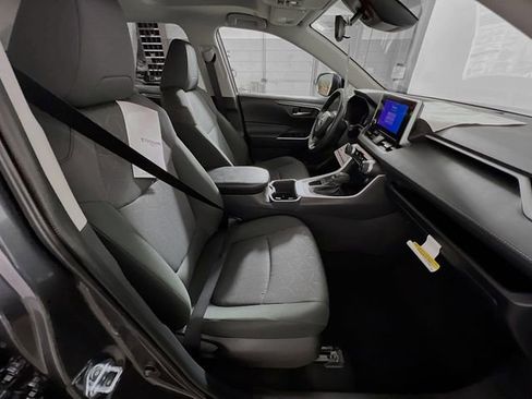 New 2025 Toyota RAV4 XLE image 28