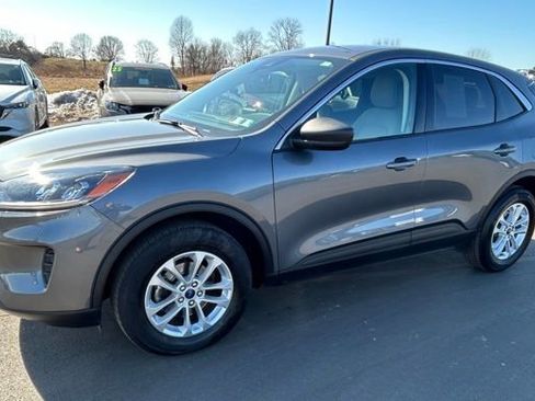 Used 2022 Ford Escape SE image 3