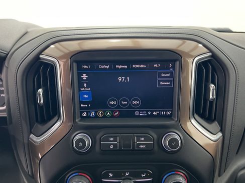 Used 2023 Chevrolet Silverado 2500 High Country w/ Technology Package image 12