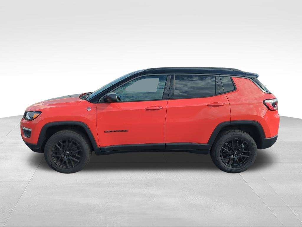 Used 2017 Jeep Compass Trailhawk w/ Leather Interior Group AWD/4WD image 3