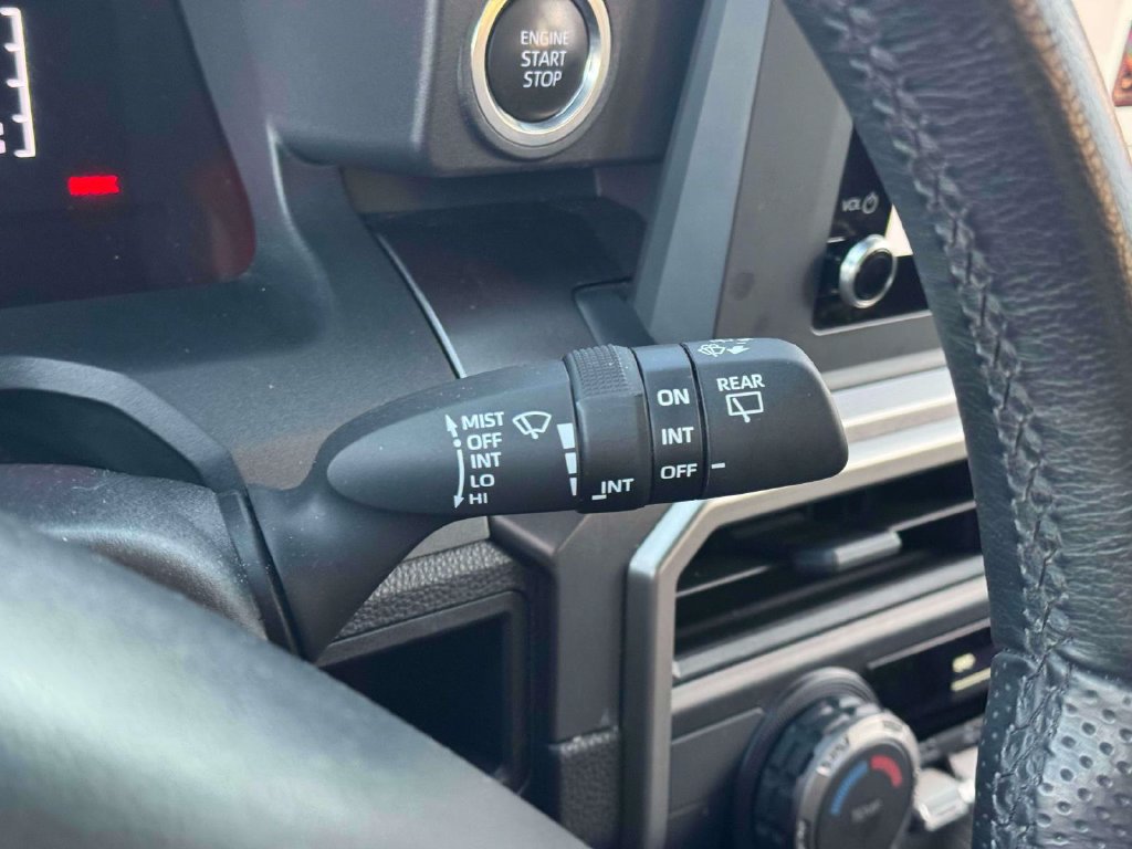 Used 2025 Toyota 4Runner SR5 AWD/4WD image 25