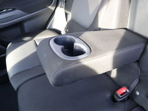 Used 2018 Mitsubishi Outlander ES image 32