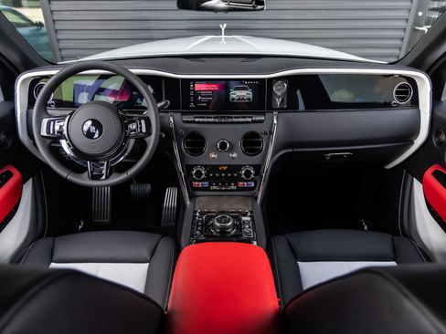 New 2026 Rolls-Royce Cullinan AWD/4WD image 4