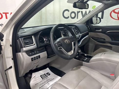 Used 2016 Toyota Highlander Limited Platinum image 24