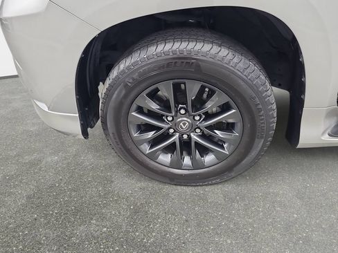 Used 2023 Lexus GX 460 Premium w/ Premium Package AWD/4WD image 31