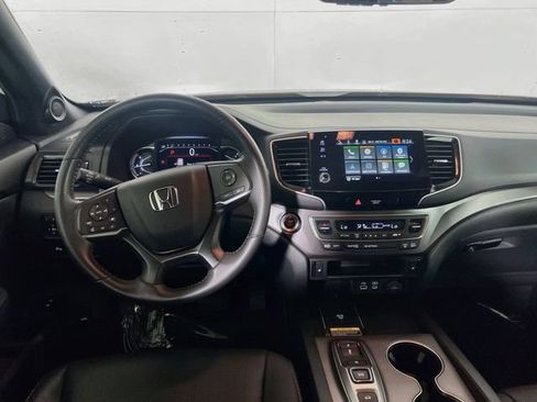 Certified 2025 Honda Passport EX-L image 16