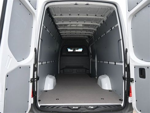 New 2024 Mercedes-Benz eSprinter 170 Cargo image 11
