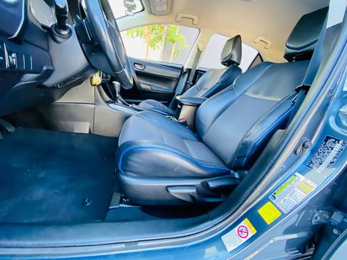 Used 2017 Toyota Corolla SE w/ Carpet Mat Package (TMS) FWD image 18