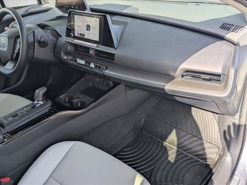 Used 2024 Toyota Prius XLE FWD image 20