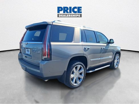 Used 2019 Cadillac Escalade Luxury w/ LPO, Radiant Package AWD/4WD image 6