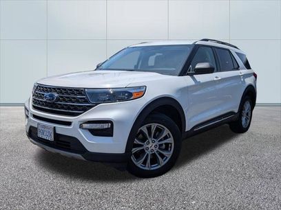 Certified 2023 Ford Explorer XLT w/ Equipment Group 202A