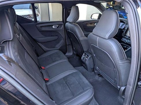 Used 2023 Volvo XC40 Recharge Ultimate image 26