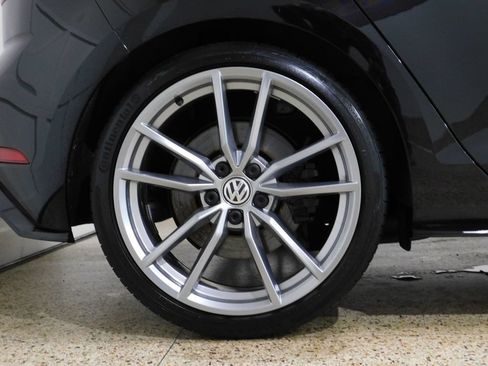Used 2019 Volkswagen Golf R 4-Door AWD/4WD image 78