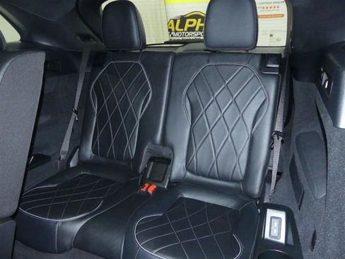 Used 2025 Mercedes-Benz EQS 580 4MATIC SUV w/ Exclusive Trim Package image 5