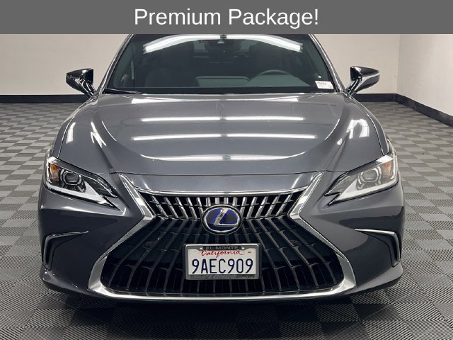 Certified 2022 Lexus ES 300h w/ Premium Package FWD image 3