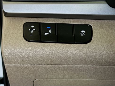 Used 2018 Hyundai Elantra Value Edition image 17