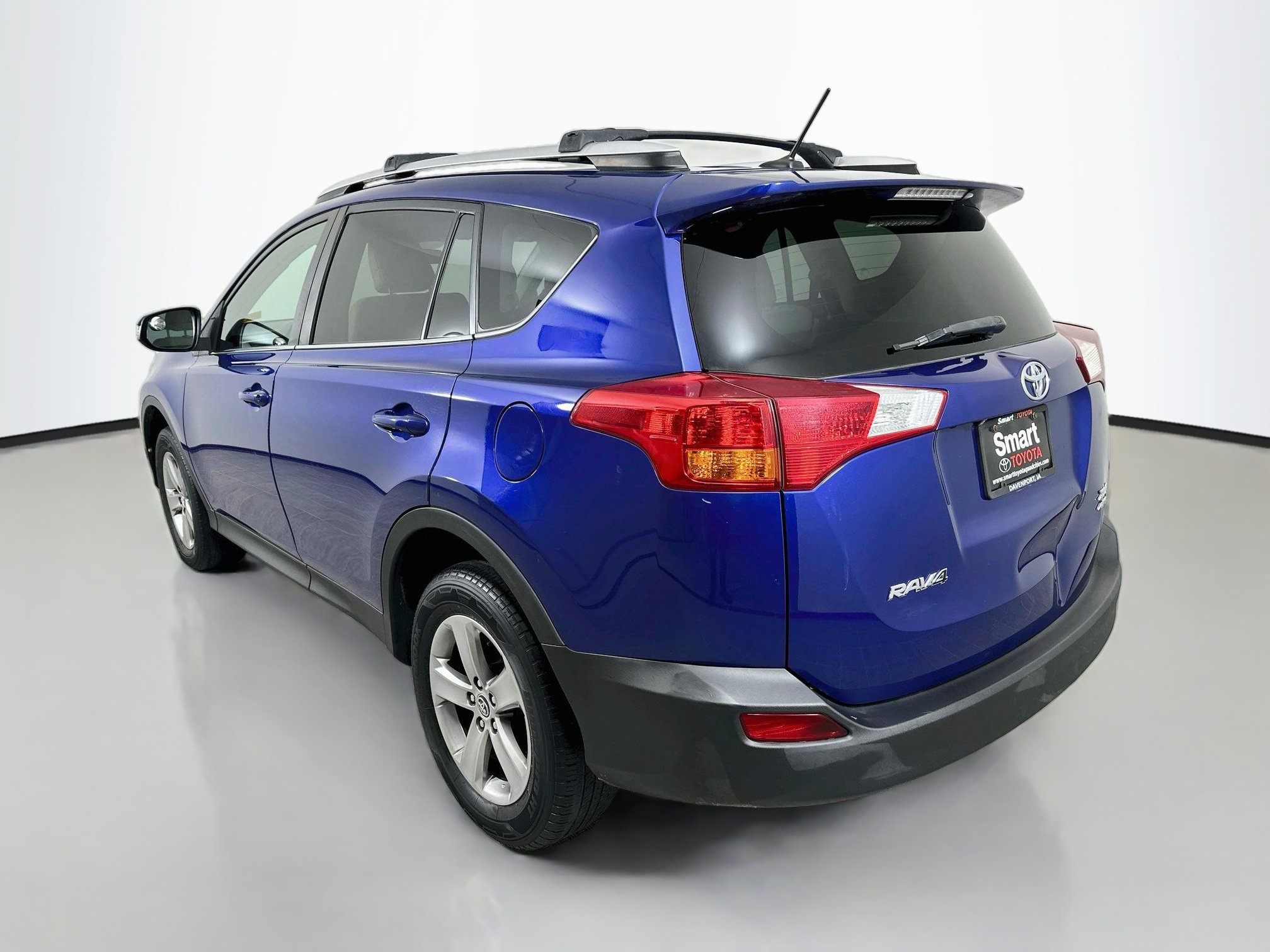 Used 2015 Toyota RAV4 XLE AWD/4WD image 5