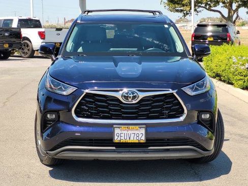 Used 2023 Toyota Highlander Limited AWD/4WD image 2